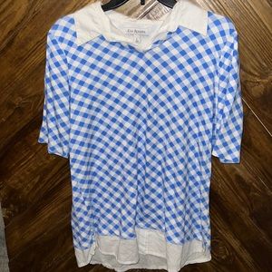Kim Rogers short sleeve blouse. Size: Large. Color: blue/white
